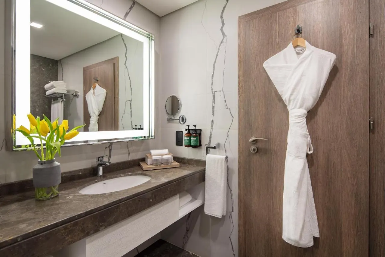 Voco Dubai The Palm By Ihg Hotel