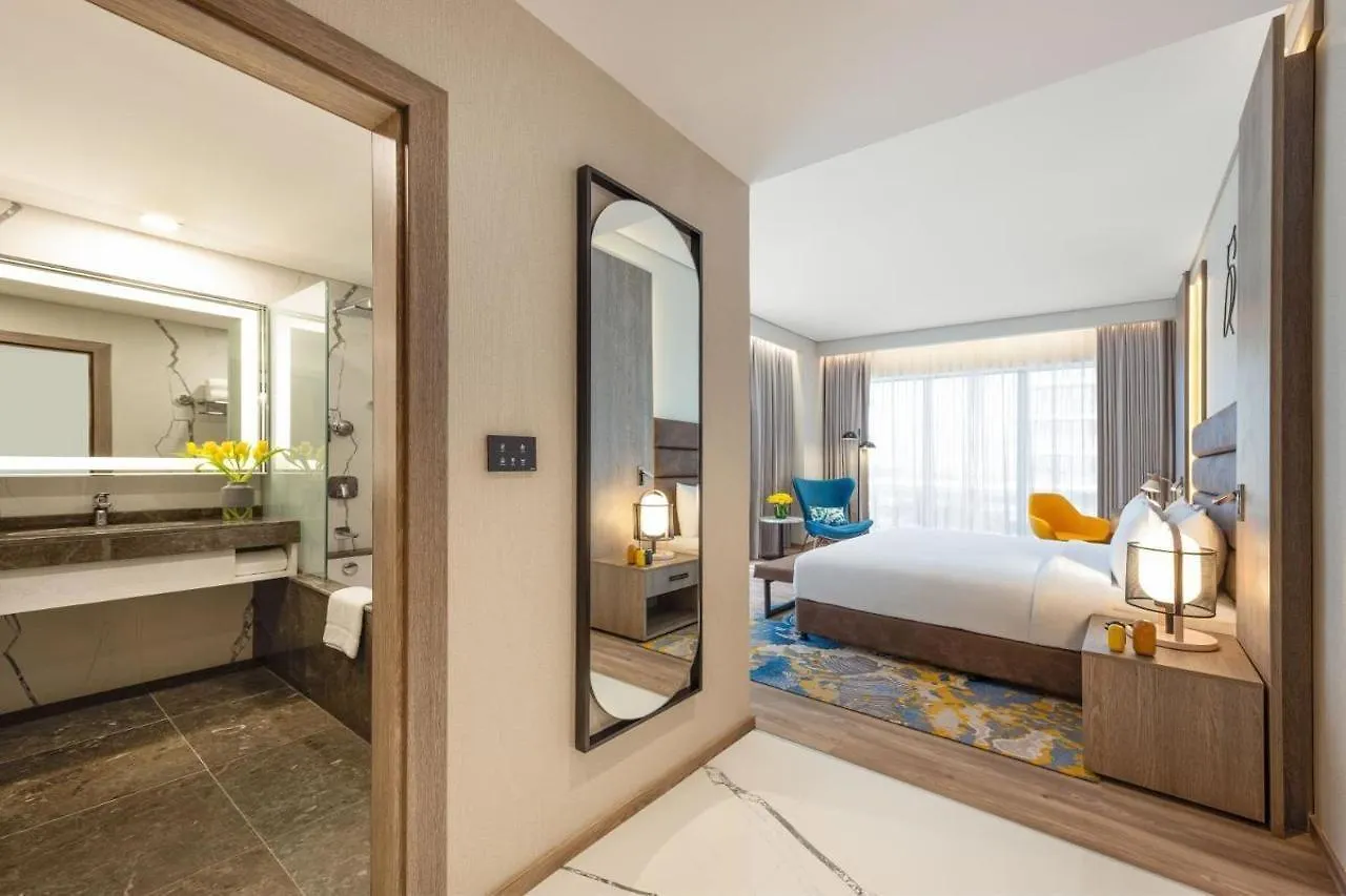 Voco Dubai The Palm By Ihg Hotel United Arab Emirates